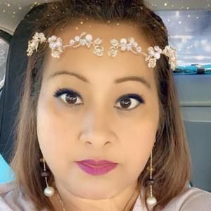 Meet your Posher, Gloria